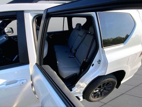 Used 2023 Lexus GX 460 w/ Black Line Special Edition AWD/4WD image 21