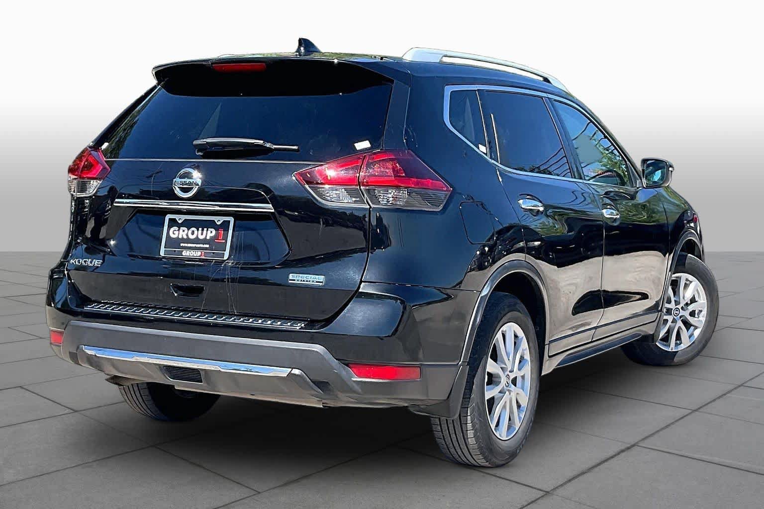 Used 2020 Nissan Rogue S w/ Special Edition Package FWD image 13