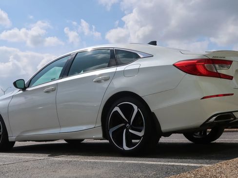 Used 2021 Honda Accord Sport image 13