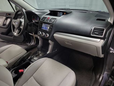 Used 2017 Subaru Forester 2.5i w/ Alloy Wheel Package AWD/4WD image 31