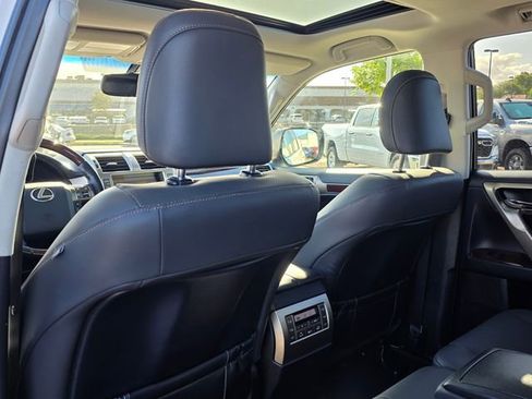 Used 2019 Lexus GX 460 Premium image 18