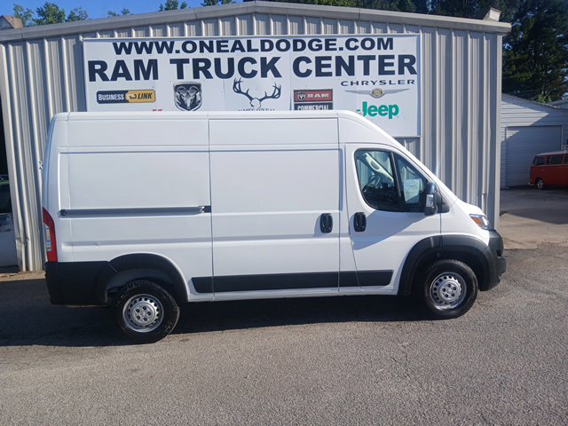 Used 2024 RAM ProMaster 2500 w/ Convenience Group FWD image 2