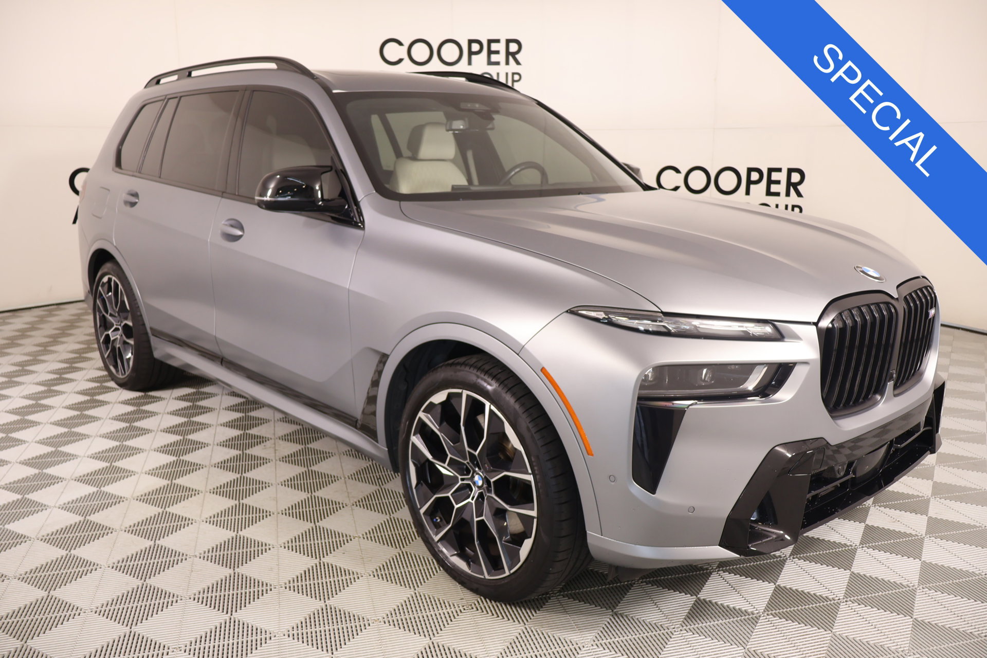 Used 2024 BMW X7 M60i w/ Executive Package AWD/4WD image 1