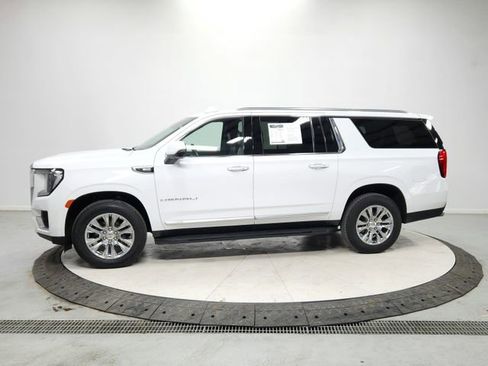 Used 2024 GMC Yukon XL Denali image 4
