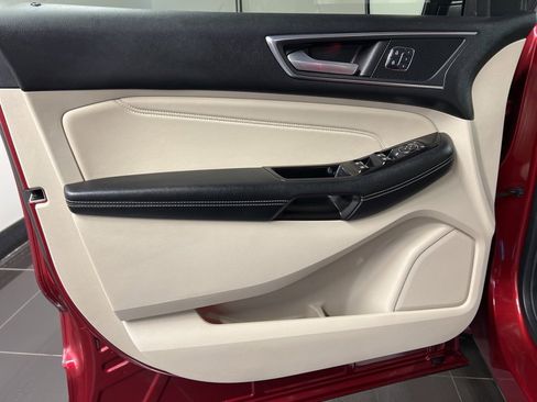 Certified 2017 Ford Edge Titanium w/ Equipment Group 301A image 31