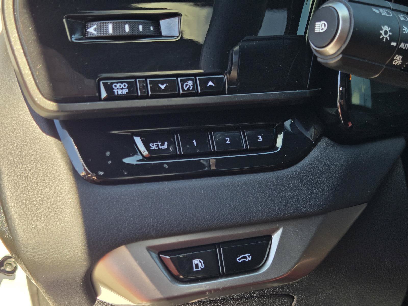 Used 2024 Lexus RX 500h F Sport w/ Convenience Package AWD/4WD image 24