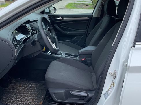 Used 2019 Volkswagen Jetta S w/ Driver Assistance Package FWD image 2