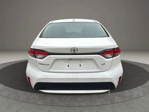 Used 2021 Toyota Corolla LE image 6