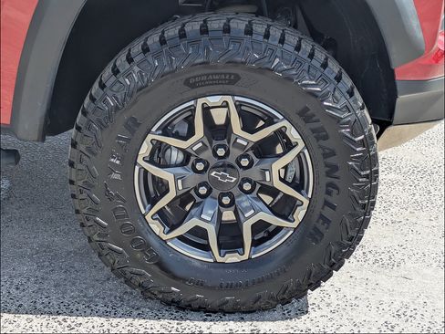 Certified 2023 Chevrolet Colorado ZR2 w/ ZR2 Convenience Package III AWD/4WD image 12