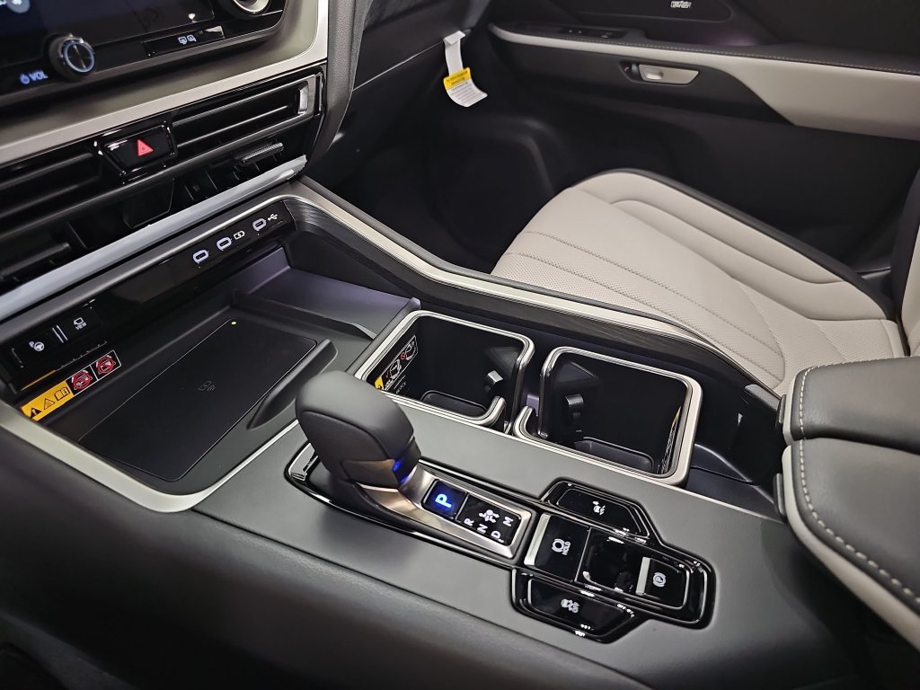 New 2026 Lexus TX 500h AWD image 24