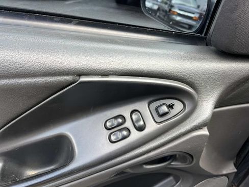 Used 2004 Ford Mustang GT RWD image 21