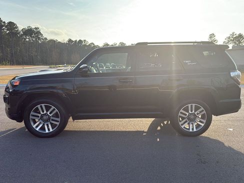 Used 2022 Toyota 4Runner TRD Sport w/ Technology Package image 5