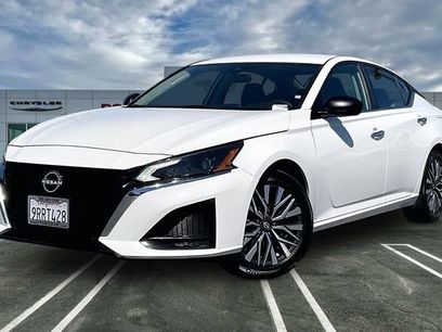 Used 2025 Nissan Altima 2.5 SV