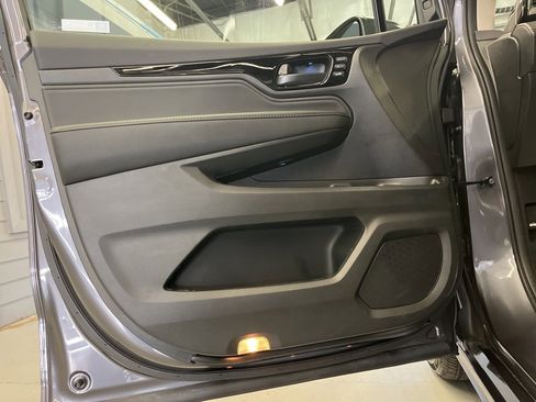 Used 2025 Honda Odyssey Touring image 9