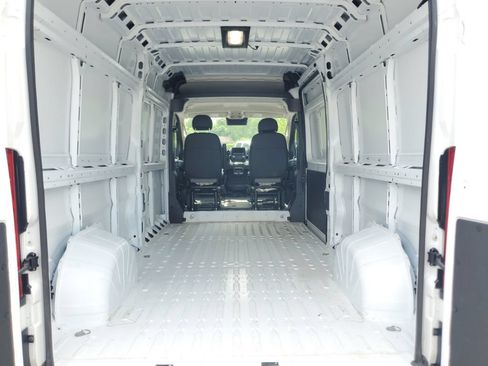 Used 2026 RAM ProMaster 2500 w/ Convenience Group FWD image 27