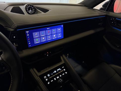 Certified 2025 Porsche Macan Turbo Electric image 18
