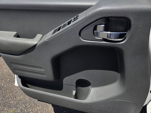 Used 2018 Nissan Frontier SV RWD image 15