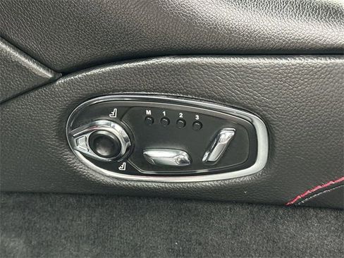 Used 2020 Aston Martin DB11 Coupe image 40