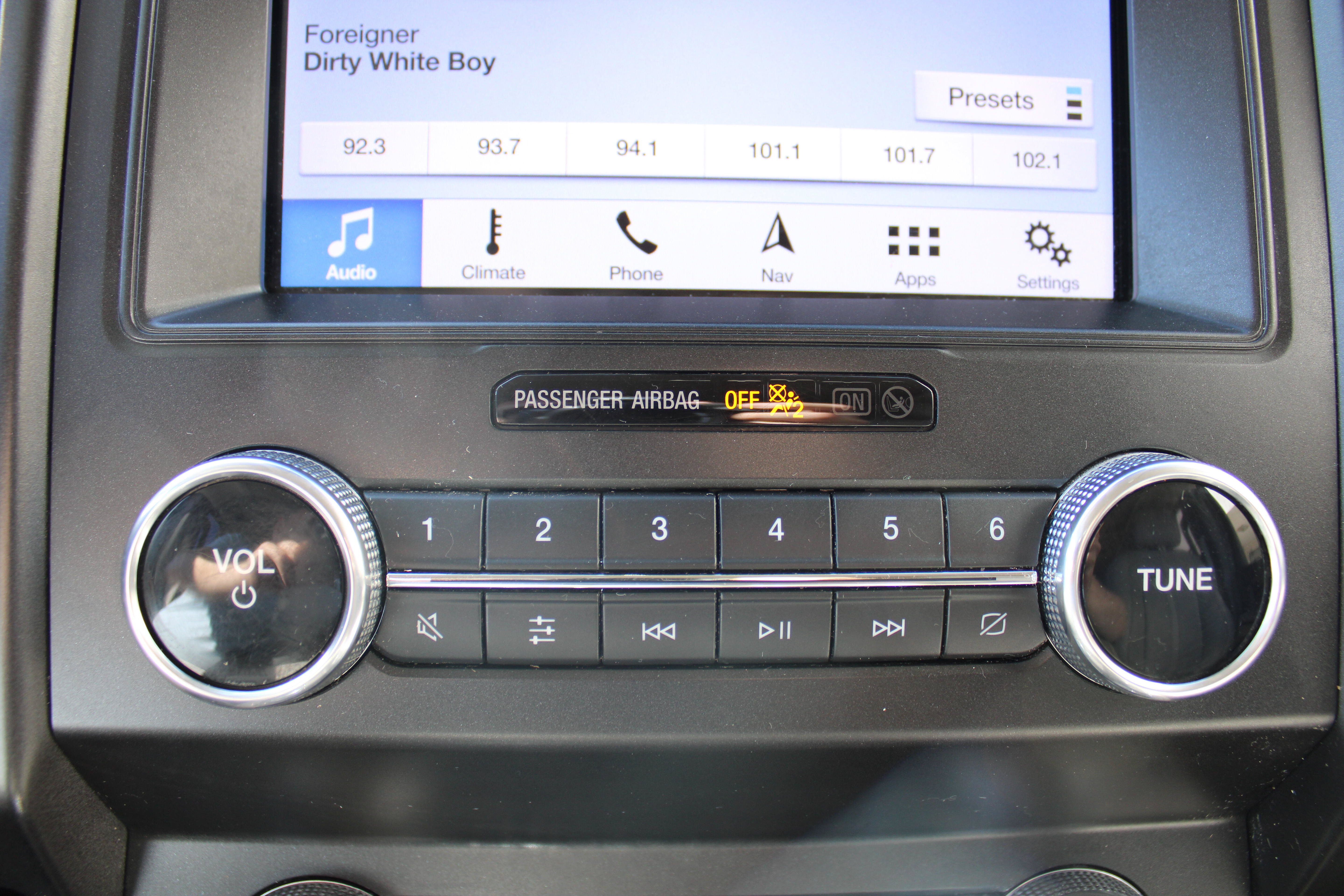 Used 2019 Ford Expedition Limited w/ Equipment Group 301A AWD/4WD image 22