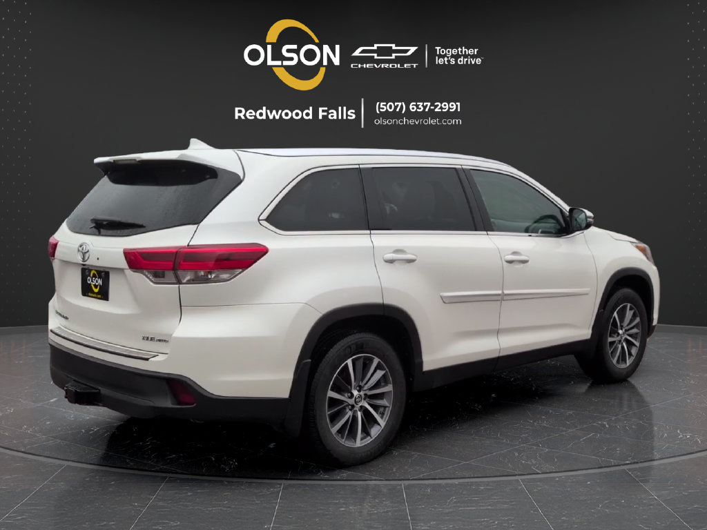 Used 2019 Toyota Highlander XLE AWD/4WD image 5