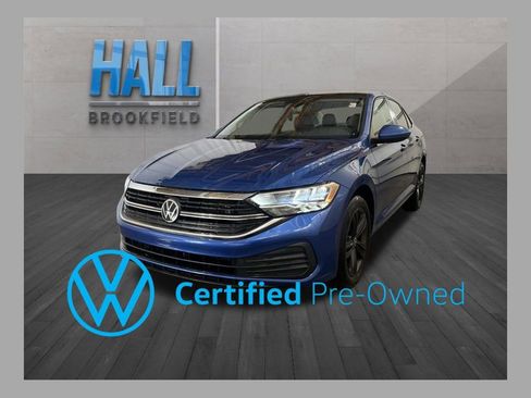 Used 2022 Volkswagen Jetta SE image 1