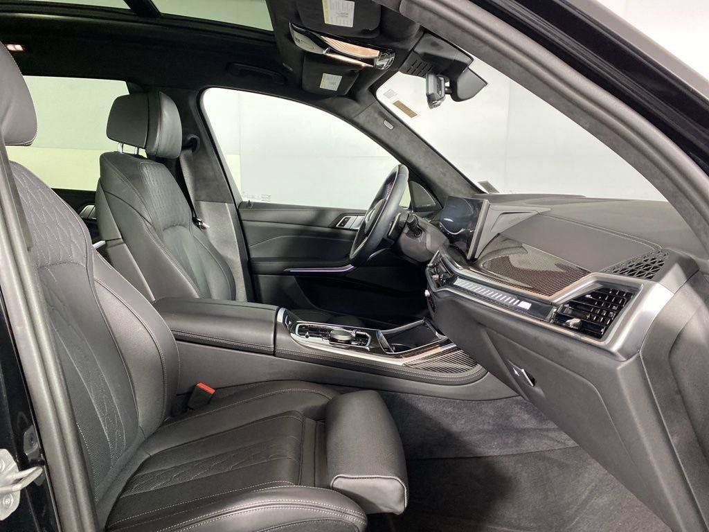 Used 2025 BMW X7 M60i w/ Climate Comfort Package AWD/4WD image 35