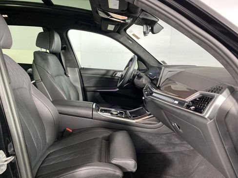 Used 2025 BMW X7 M60i w/ Climate Comfort Package AWD/4WD image 35
