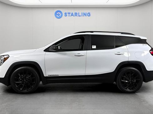 Used 2023 GMC Terrain SLE w/ Elevation Edition FWD image 3