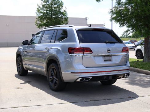 Used 2022 Volkswagen Atlas SEL R-Line AWD/4WD image 4