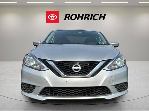 Used 2016 Nissan Sentra S image 2