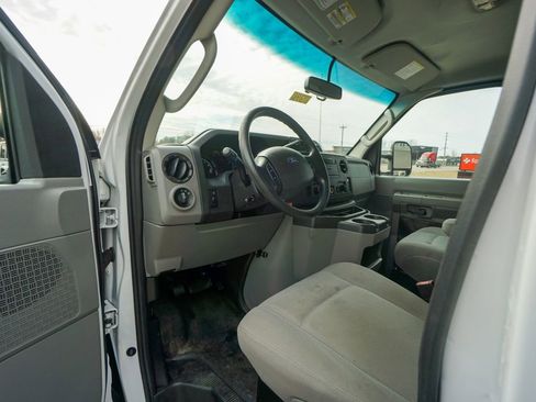 Used 2019 Ford E-350 and Econoline 350 Super Duty w/ Power Windows & Locks Group image 12