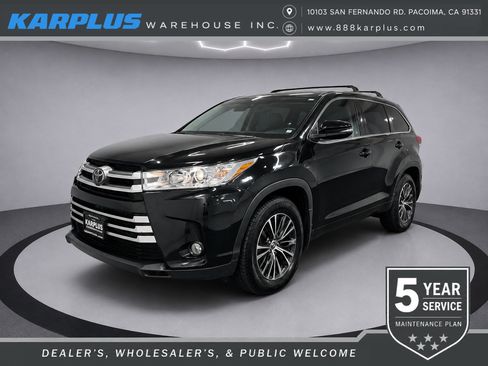 Used 2018 Toyota Highlander Plus AWD/4WD image 1