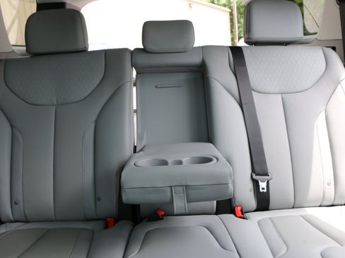 Used 2022 Hyundai Palisade SEL w/ 8P Bench Seat Package FWD image 32