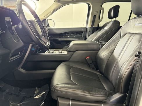 Used 2018 Ford Expedition Platinum image 4