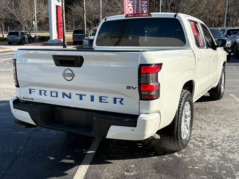Certified 2022 Nissan Frontier SV w/ Technology Package image 6