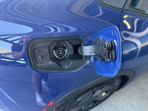 Used 2024 Toyota Prius Prime SE image 40