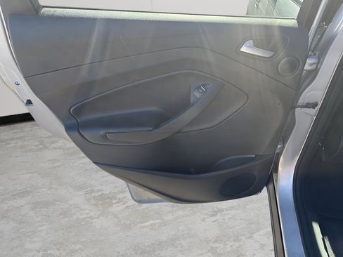 Used 2017 Ford Escape Titanium image 16