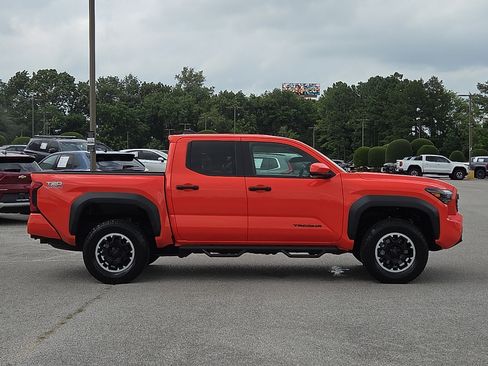 Used 2024 Toyota Tacoma TRD Off-Road AWD/4WD image 6