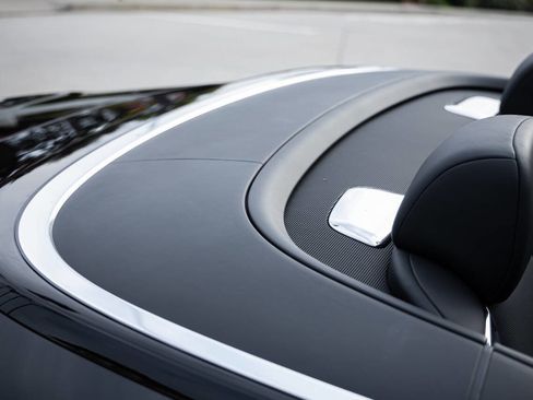 Used 2019 Rolls-Royce Dawn image 46