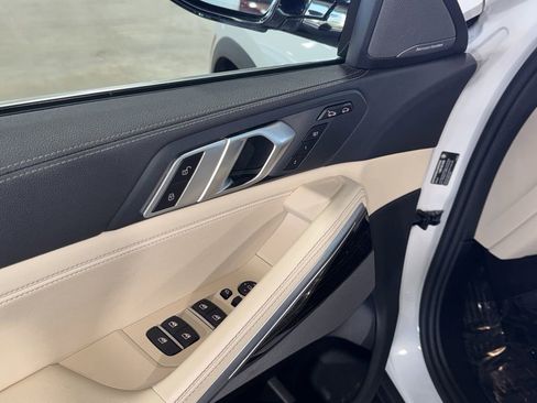 Used 2021 BMW X6 sDrive40i w/ Premium Package image 19