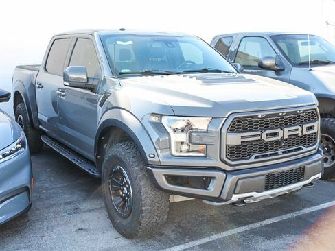 Used 2018 Ford F150 Raptor w/ Equipment Group 802A Luxury image 3