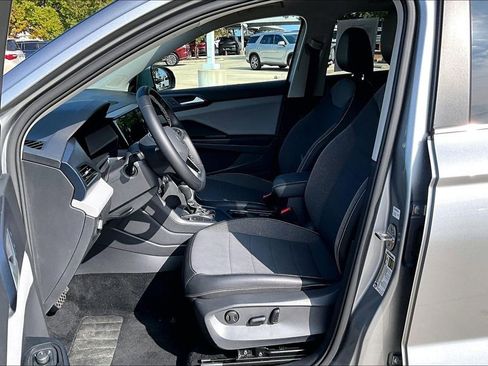Used 2022 Volkswagen Taos SE image 36