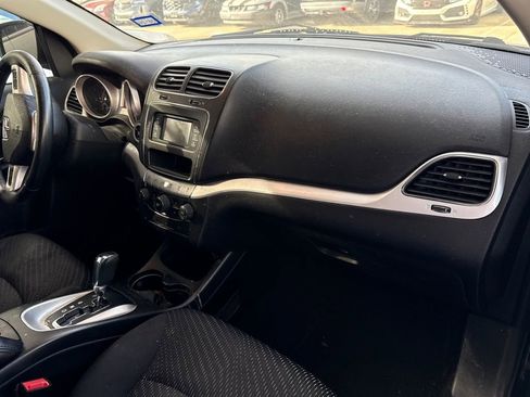 Used 2018 Dodge Journey SE w/ Popular Equipment Group image 8