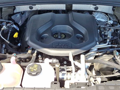 Used 2024 Jeep Grand Cherokee Limited 4xe image 32