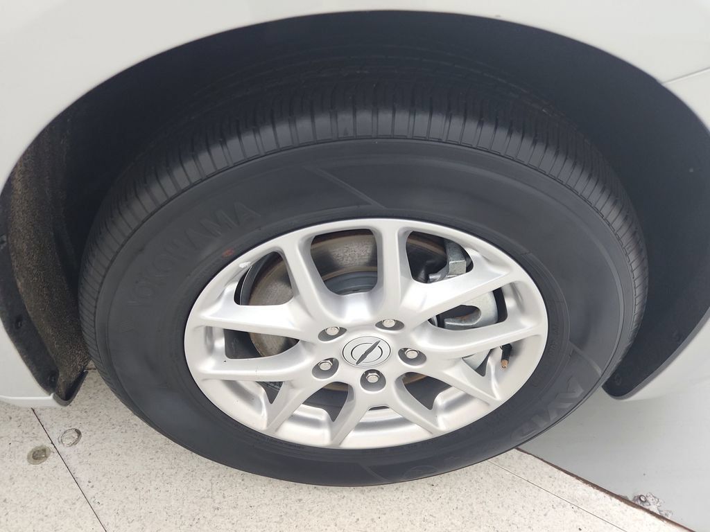 Certified 2024 Chrysler Pacifica Touring-L FWD image 38