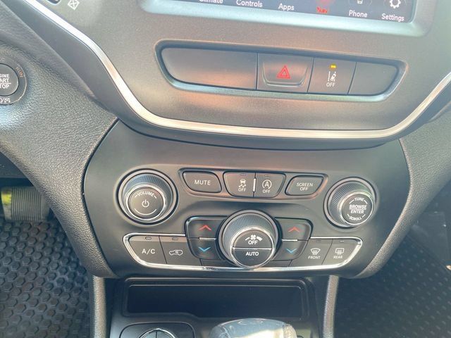 Used 2022 Jeep Cherokee Trailhawk w/ Sound & Nav Group AWD/4WD image 19