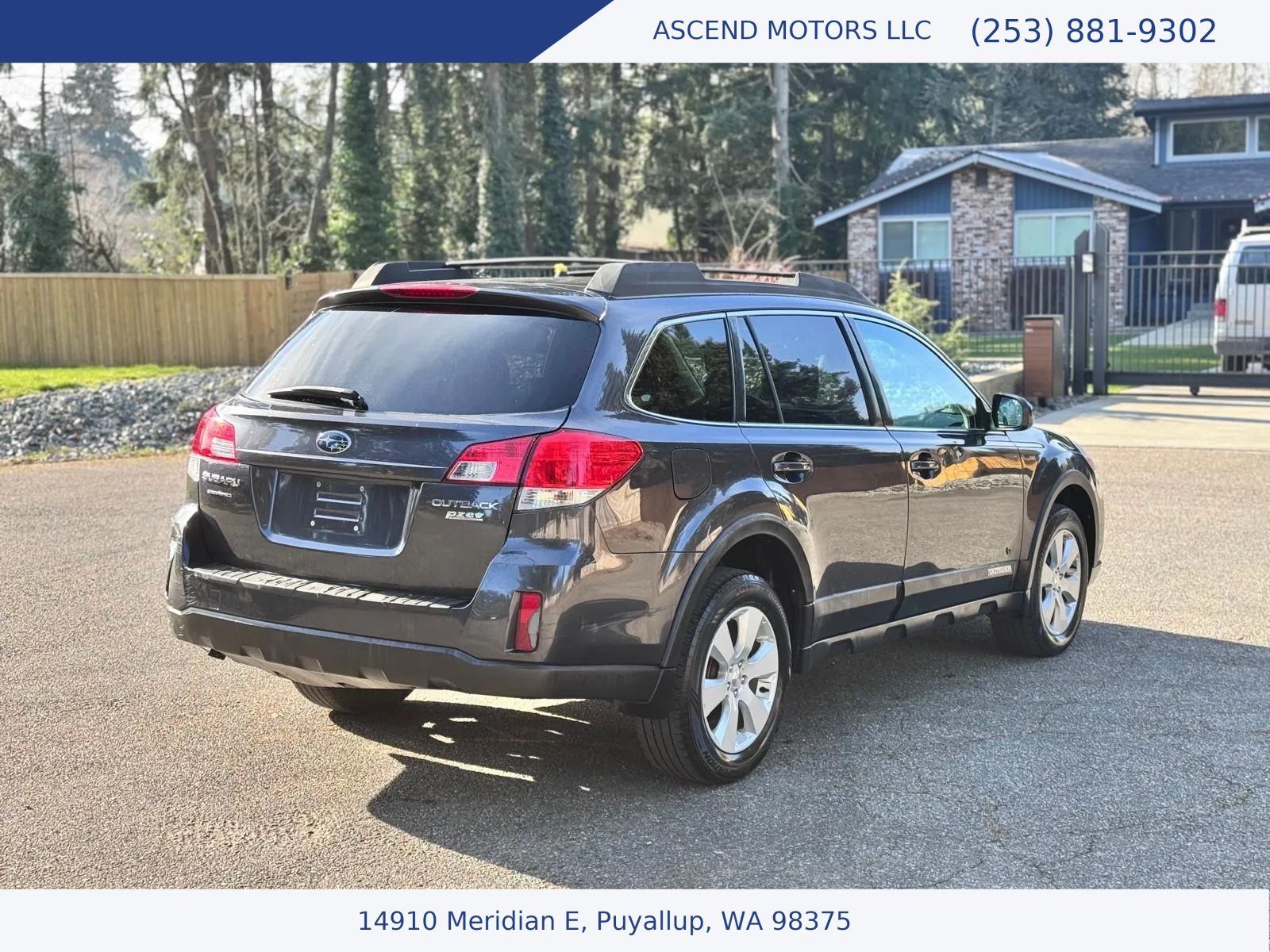 Used 2010 Subaru Outback 2.5i Limited AWD/4WD image 5