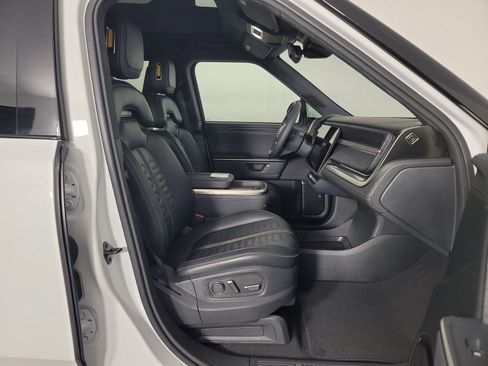 Used 2025 Rivian R1S Adventure AWD/4WD image 24