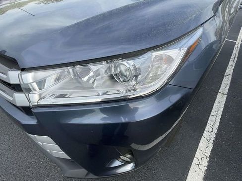 Used 2019 Toyota Highlander XLE image 5