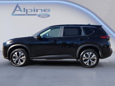 Used 2023 Nissan Rogue SV image 2